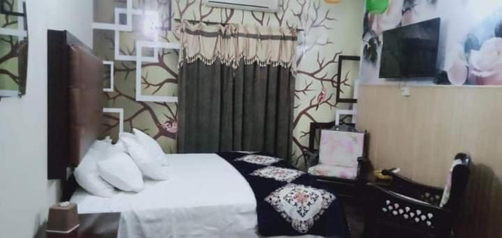 Family Guest House Lahore Near Airport Buitenkant foto